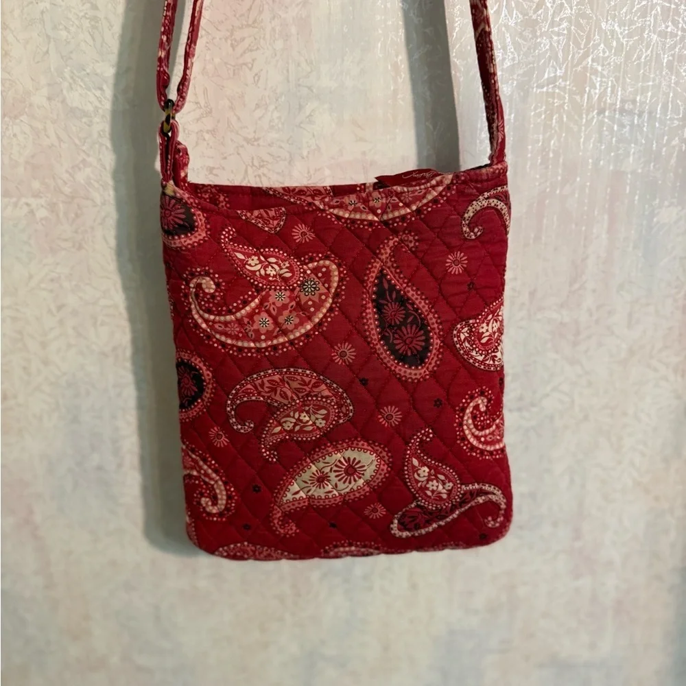 Vera Bradley Mesa Red Paisley Hipster Crossbody Bag, Cottagecore, Feminine